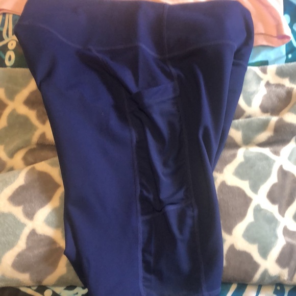 ✨2/$75 ✨ Fabletics shorts and crop tee set - Picture 4 of 4